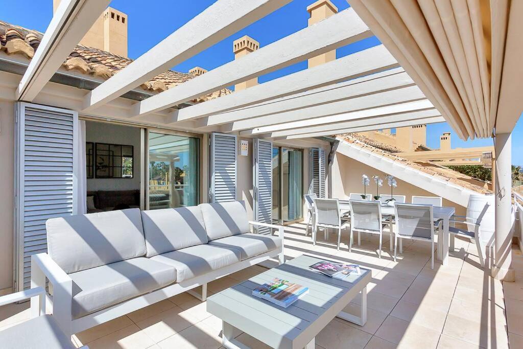 Yolo Spaces - Sotogrande Sea View Penthouse サン・ロケ エクステリア 写真