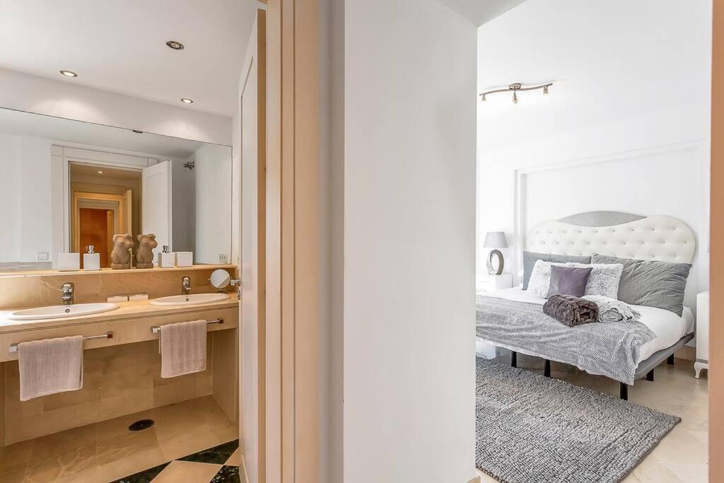 Yolo Spaces - Sotogrande Sea View Penthouse サン・ロケ エクステリア 写真