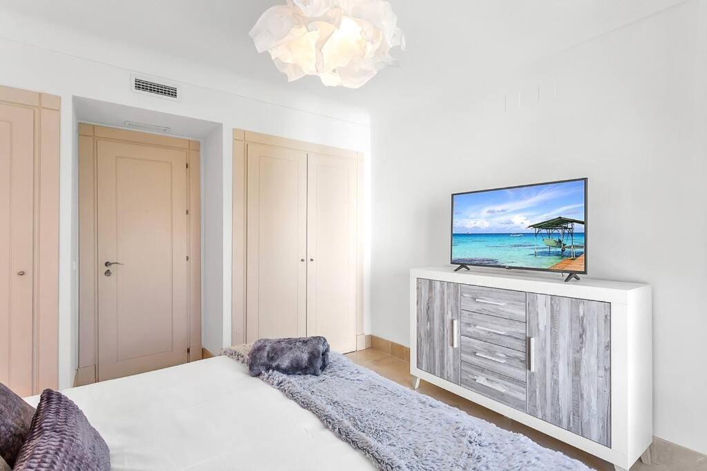 Yolo Spaces - Sotogrande Sea View Penthouse サン・ロケ エクステリア 写真
